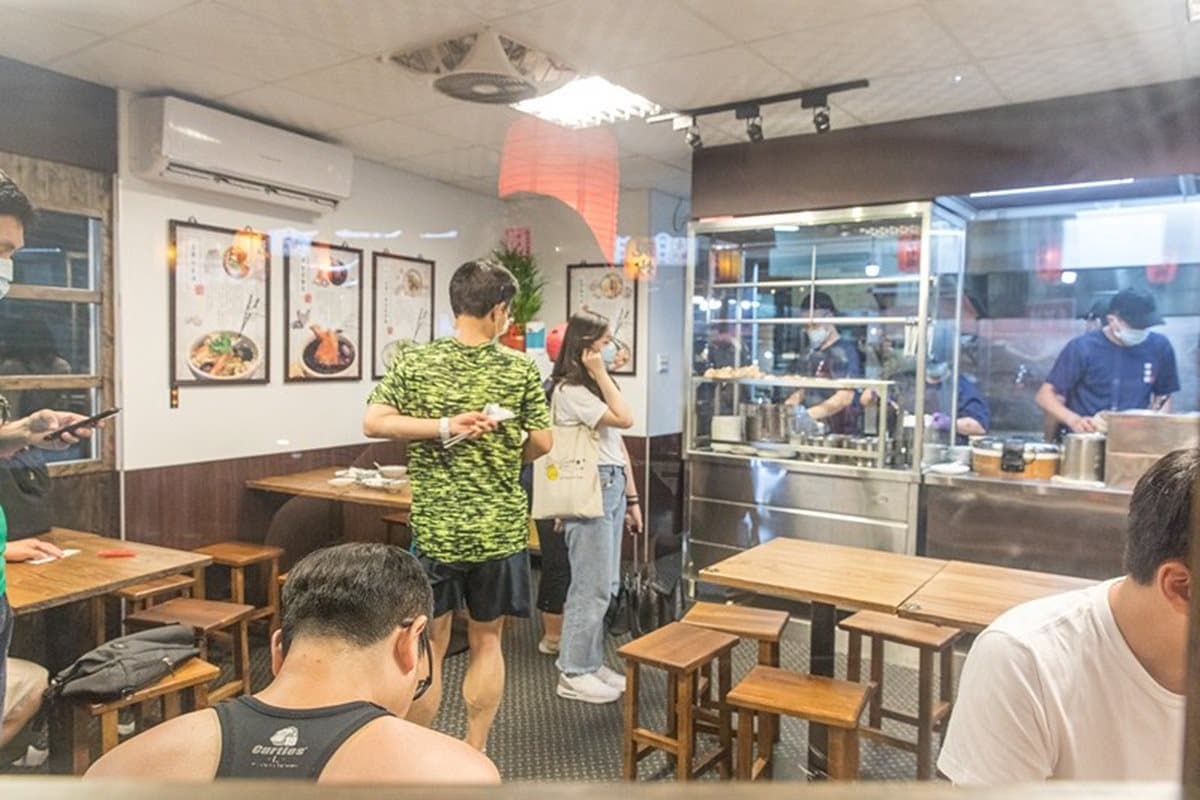 【新開店】新埔捷運站排隊「雞肉飯」,帶皮雞肉+爆漿荷包蛋超邪惡 【新開店】新埔捷運站排隊「雞肉飯」,帶皮雞肉+爆漿荷包蛋超邪惡