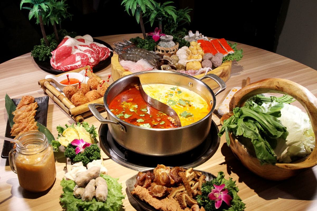 快翻護照!全台首創「泰式麻辣鍋」酸辣登場,持泰簽最低5折起 快翻護照!全台首創「泰式麻辣鍋」酸辣登場,持泰簽最低5折起