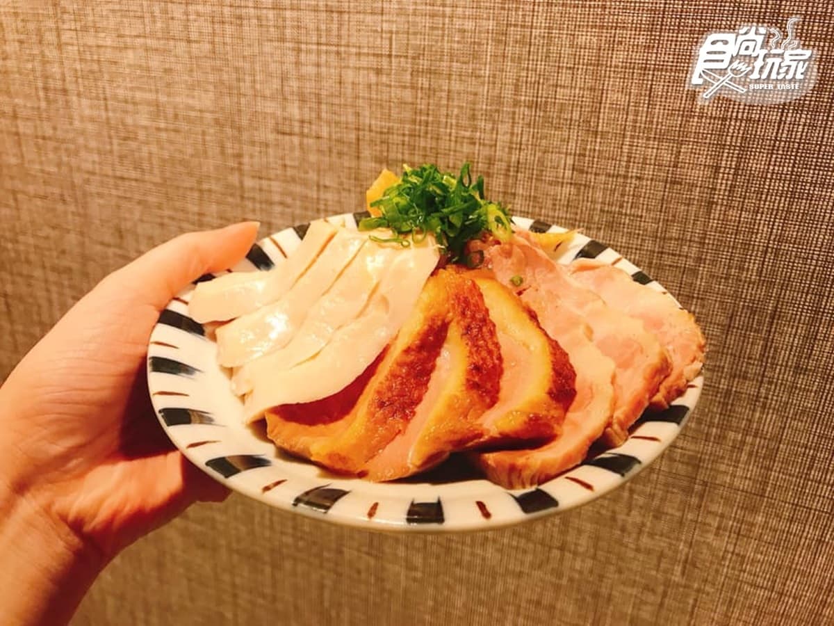 【新開店】只賣3款!鹽味雞湯拉麵超清爽,肉控必點「叉燒拼盤」整整10大片 【新開店】只賣3款!鹽味雞湯拉麵超清爽,肉控必點「叉燒拼盤」整整10大片