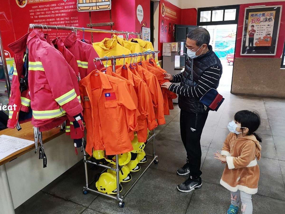 來當帥氣消防員!新竹親子免費景點消防博物館,體驗滅火、開消防車 來當帥氣消防員!新竹親子免費景點消防博物館,體驗滅火、開消防車