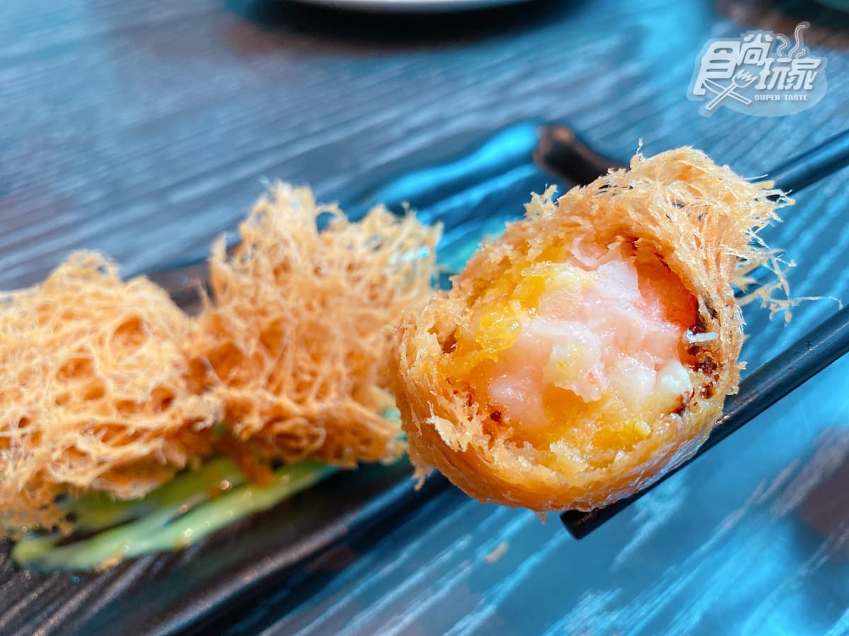 全台最狂竹筍料理!手指長「大肥蝦甜筒」、「爆漿蛋黃」港點、 爆餡蝦肉雲吞這裡吃 全台最狂竹筍料理!手指長「大肥蝦甜筒」、「爆漿蛋黃」港點、 爆餡蝦肉雲吞這裡吃