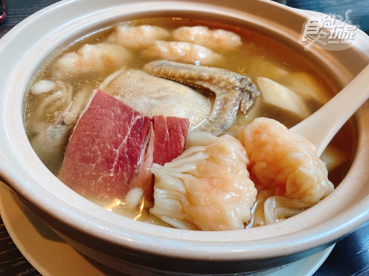 全台最狂竹筍料理!手指長「大肥蝦甜筒」、「爆漿蛋黃」港點、 爆餡蝦肉雲吞這裡吃 全台最狂竹筍料理!手指長「大肥蝦甜筒」、「爆漿蛋黃」港點、 爆餡蝦肉雲吞這裡吃