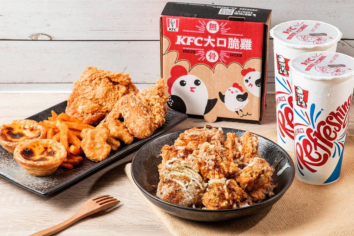 無骨控暴動!肯德基推日本風「大阪燒無骨大口脆雞」,大口嗑雞搭配香鬆飯糰超過癮 無骨控暴動!肯德基推日本風「大阪燒無骨大口脆雞」,大口嗑雞搭配香鬆飯糰超過癮
