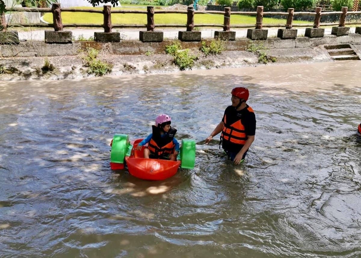 【全台精選9清涼戲水景點】玩水囉!祕境海灘拍天空之鏡、水圳當漂漂河、瀑布嗨玩獨木舟 【全台精選9清涼戲水景點】玩水囉!祕境海灘拍天空之鏡、水圳當漂漂河、瀑布嗨玩獨木舟