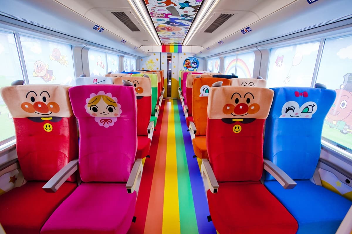 搶先曝光!JR四國今夏改版2款「全新麵包超人列車」,6大角色座椅萌爆 搶先曝光!JR四國今夏改版2款「全新麵包超人列車」,6大角色座椅萌爆