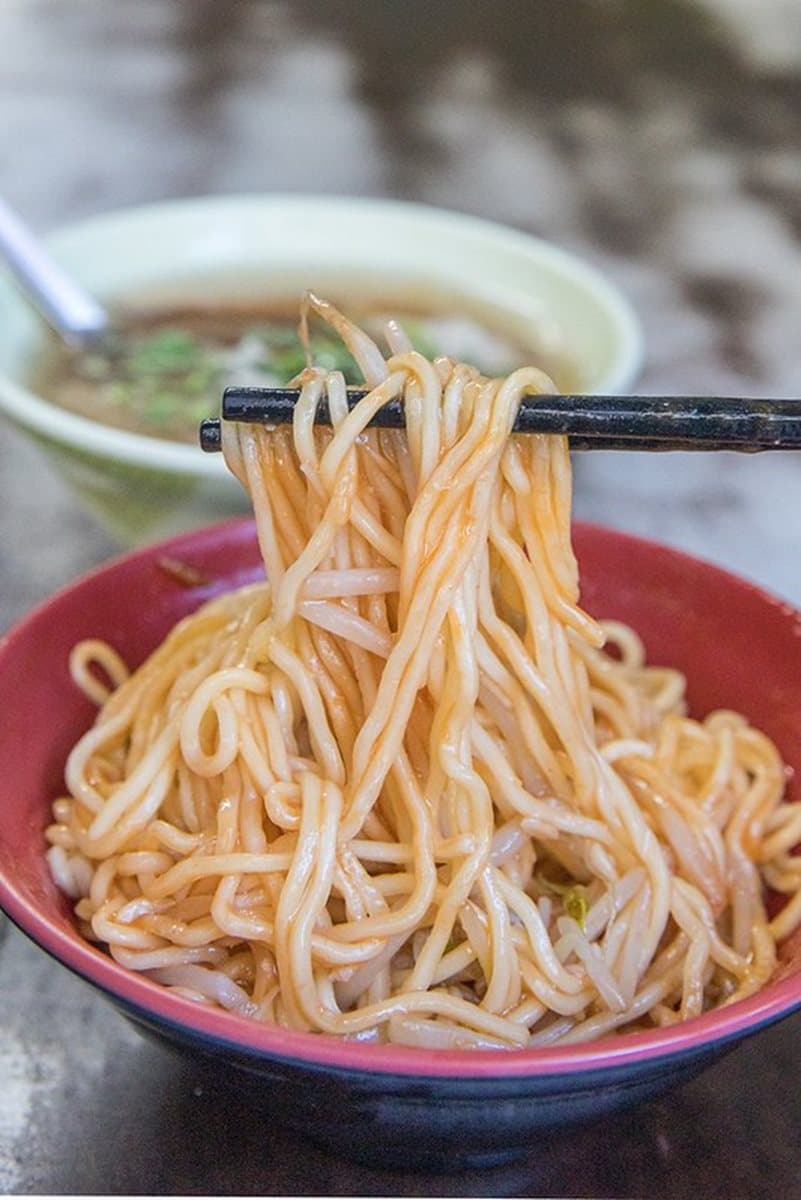 新莊人一吃60年!廟街老攤只賣乾拌麵、香菇肉羹,超低調店面走過很容易錯過 新莊人一吃60年!廟街老攤只賣乾拌麵、香菇肉羹,超低調店面走過很容易錯過