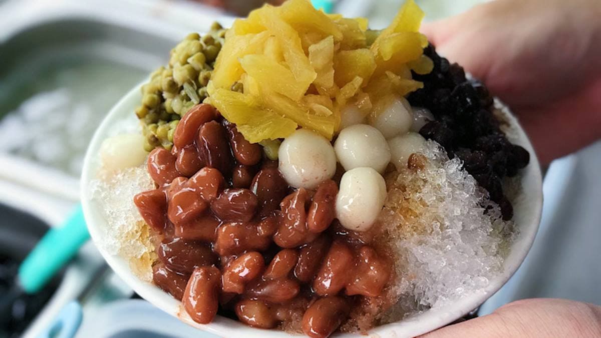 CP值破表!台南滿料剉冰只有夏天吃得到,1碗30元12種配料任你選 CP值破表!台南滿料剉冰只有夏天吃得到,1碗30元12種配料任你選
