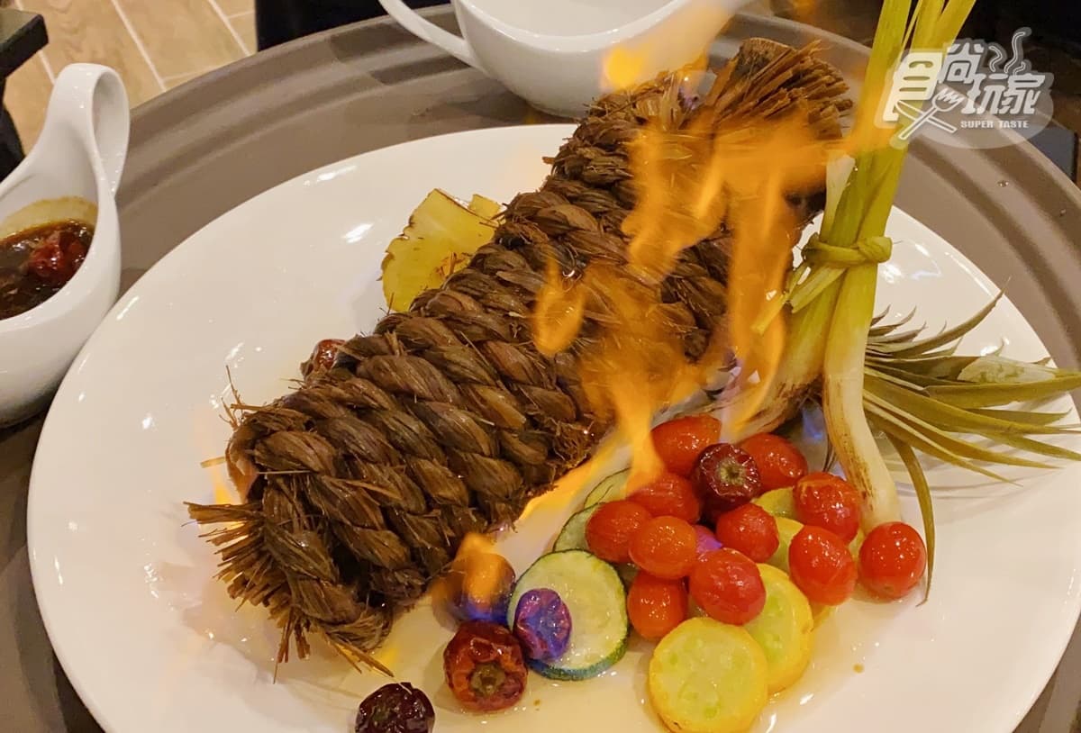 搶先水族館開幕!全台首家「海洋元素飯店」房內有鯨魚,碼頭Buffet、《甄嬛傳》餐廳必拍亮點直擊 搶先水族館開幕!全台首家「海洋元素飯店」房內有鯨魚,碼頭Buffet、《甄嬛傳》餐廳必拍亮點直擊