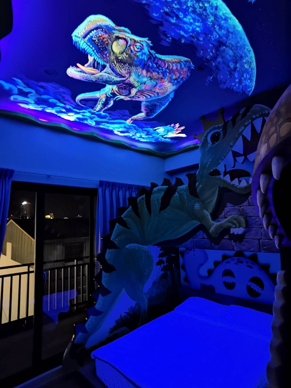 【新開店】星空彩繪恐龍陪睡!台南最新親子民宿超浮誇,還有2層樓旋轉溜滑梯玩到瘋 【新開店】星空彩繪恐龍陪睡!台南最新親子民宿超浮誇,還有2層樓旋轉溜滑梯玩到瘋
