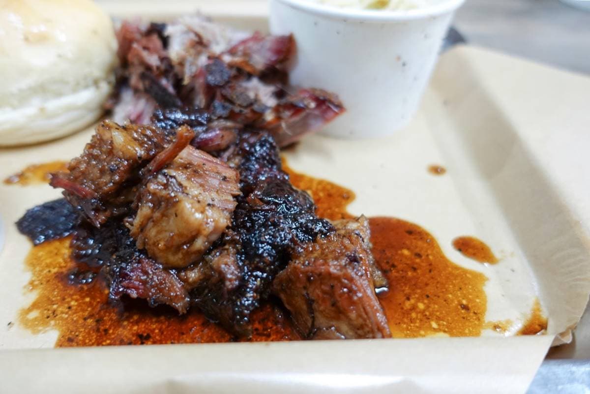 台北吃得到!美籍主廚現做BBQ料理超道地,必點醬燒牛胸肉、Q彈手撕豬 台北吃得到!美籍主廚現做BBQ料理超道地,必點醬燒牛胸肉、Q彈手撕豬