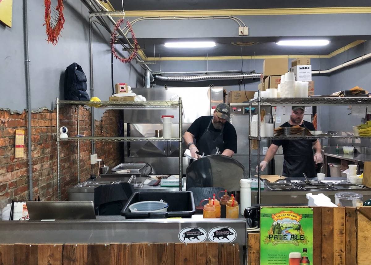 台北吃得到!美籍主廚現做BBQ料理超道地,必點醬燒牛胸肉、Q彈手撕豬 台北吃得到!美籍主廚現做BBQ料理超道地,必點醬燒牛胸肉、Q彈手撕豬
