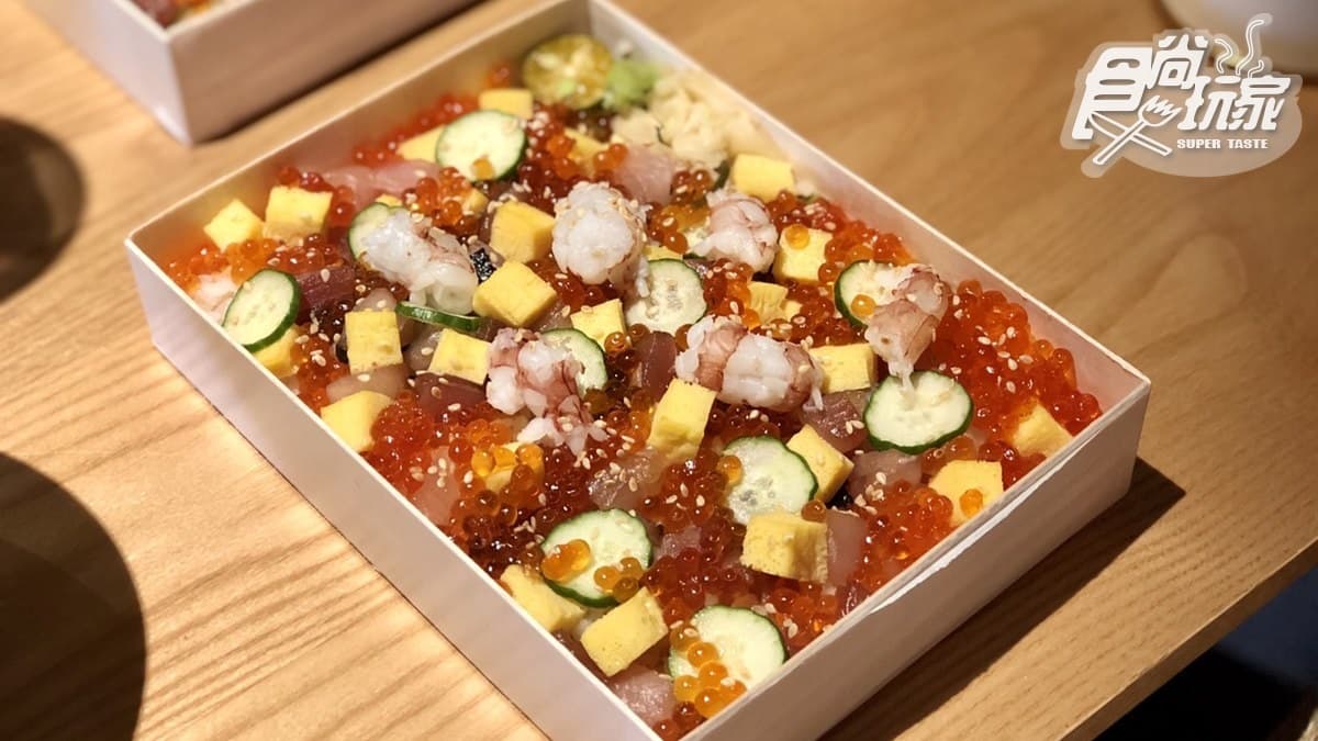每日限量快搶!超狂「整隻黃金龍蝦海鮮丼」不用千元,獨創4段吃法超享受 每日限量快搶!超狂「整隻黃金龍蝦海鮮丼」不用千元,獨創4段吃法超享受