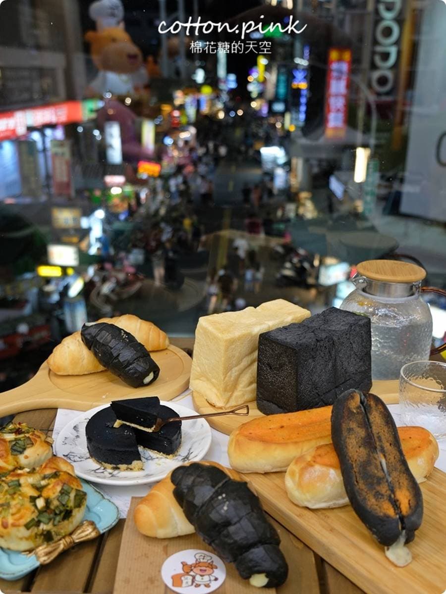 出爐就秒殺!台中超夯明太子黑軟法會牽絲,當紅生吐司、招牌鹽可頌也必吃 出爐就秒殺!台中超夯明太子黑軟法會牽絲,當紅生吐司、招牌鹽可頌也必吃