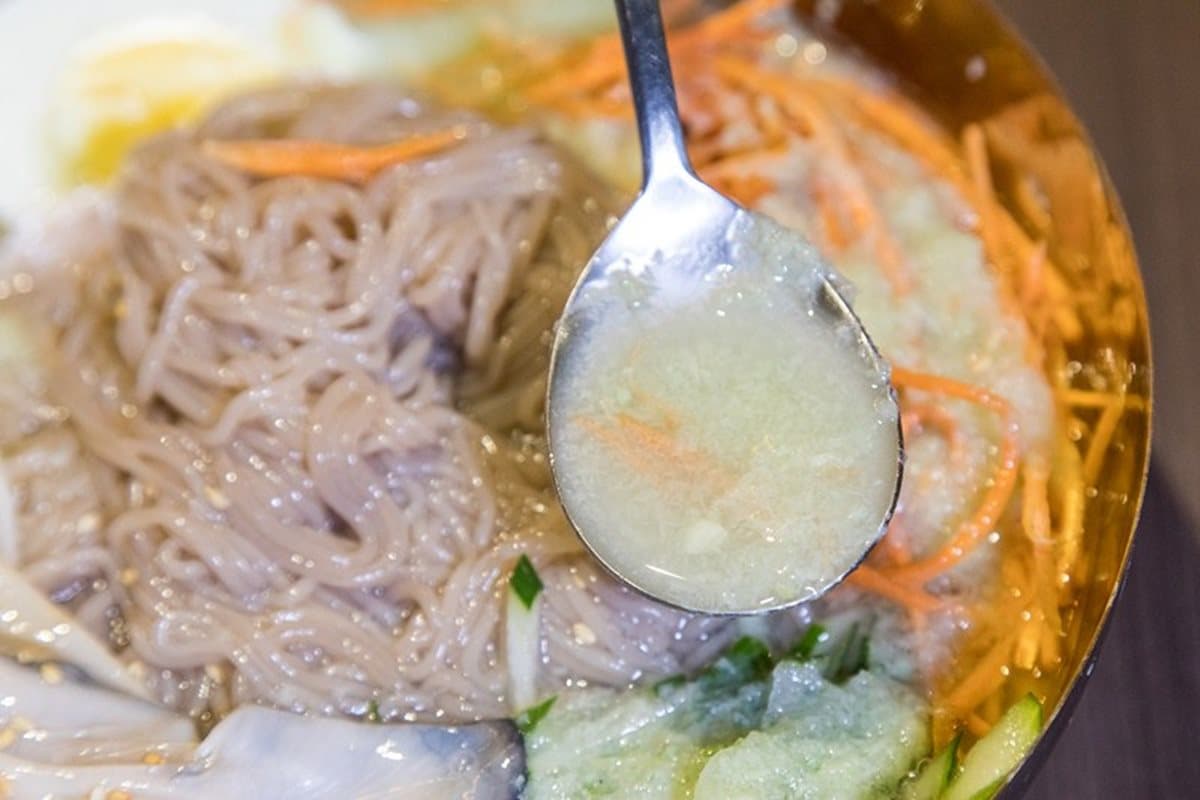 去不了韓國就來這!罕見韓式餐酒館必點超大生蠔冷麵、「韓劇」調酒 去不了韓國就來這!罕見韓式餐酒館必點超大生蠔冷麵、「韓劇」調酒