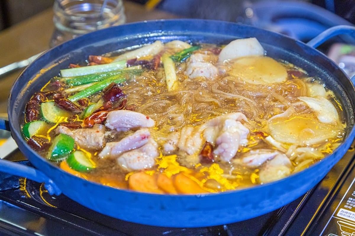 去不了韓國就來這!罕見韓式餐酒館必點超大生蠔冷麵、「韓劇」調酒 去不了韓國就來這!罕見韓式餐酒館必點超大生蠔冷麵、「韓劇」調酒
