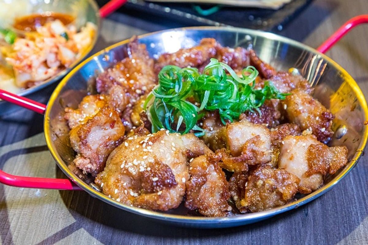 去不了韓國就來這!罕見韓式餐酒館必點超大生蠔冷麵、「韓劇」調酒 去不了韓國就來這!罕見韓式餐酒館必點超大生蠔冷麵、「韓劇」調酒