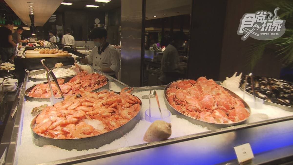 肉控最愛!高雄人氣Buffet菜色超多樣,必吃水嫩戰斧豬、脆皮烤鴨 肉控最愛!高雄人氣Buffet菜色超多樣,必吃水嫩戰斧豬、脆皮烤鴨