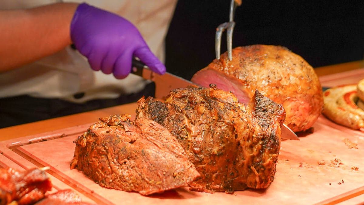 肉控最愛!高雄人氣Buffet菜色超多樣,必吃水嫩戰斧豬、脆皮烤鴨 肉控最愛!高雄人氣Buffet菜色超多樣,必吃水嫩戰斧豬、脆皮烤鴨