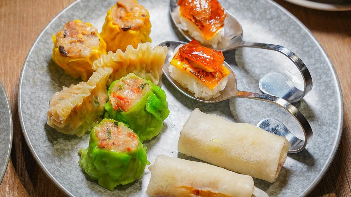 肉控最愛!高雄人氣Buffet菜色超多樣,必吃水嫩戰斧豬、脆皮烤鴨 肉控最愛!高雄人氣Buffet菜色超多樣,必吃水嫩戰斧豬、脆皮烤鴨
