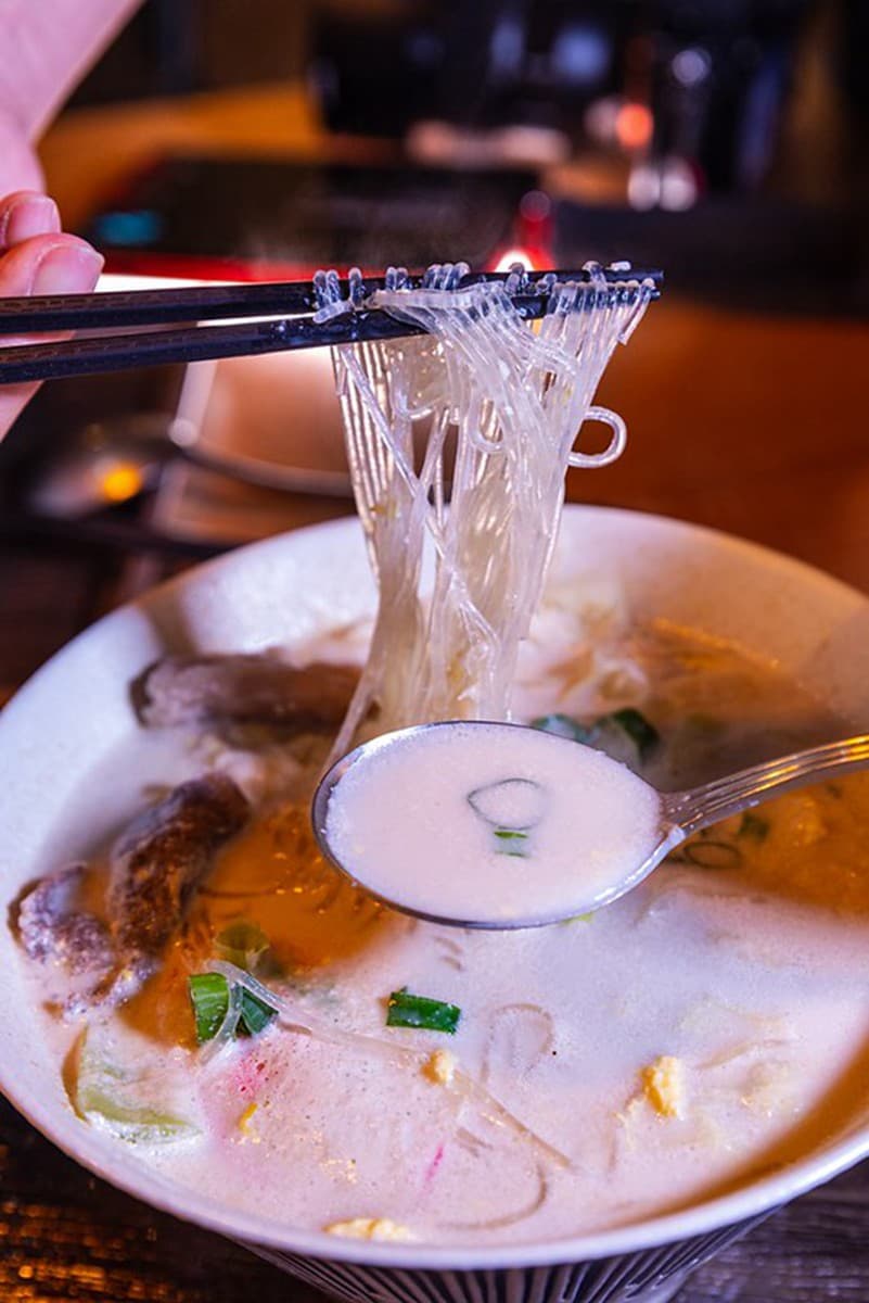 獨門鮮乳湯頭!高雄超夯「鍋燒麵」光牛奶口味就有5種,清涼西瓜冰茶也必喝 獨門鮮乳湯頭!高雄超夯「鍋燒麵」光牛奶口味就有5種,清涼西瓜冰茶也必喝