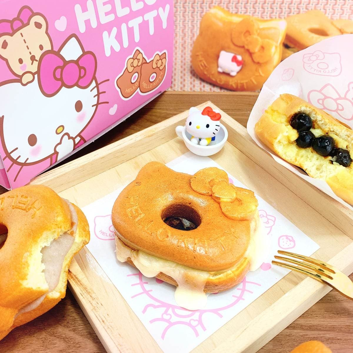 粉絲快朝聖!Hello Kitty快閃西門推「爆漿」人形燒,加碼打卡送超Q手搖扇 粉絲快朝聖!Hello Kitty快閃西門推「爆漿」人形燒,加碼打卡送超Q手搖扇