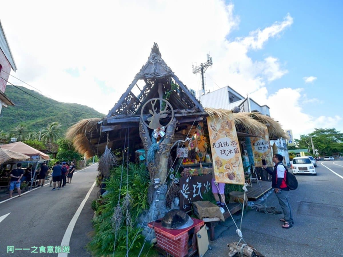 全台最美路邊攤!台東部落茅草屋嘗原民風早午餐,在地野菜搭自製油醋更爽口 全台最美路邊攤!台東部落茅草屋嘗原民風早午餐,在地野菜搭自製油醋更爽口