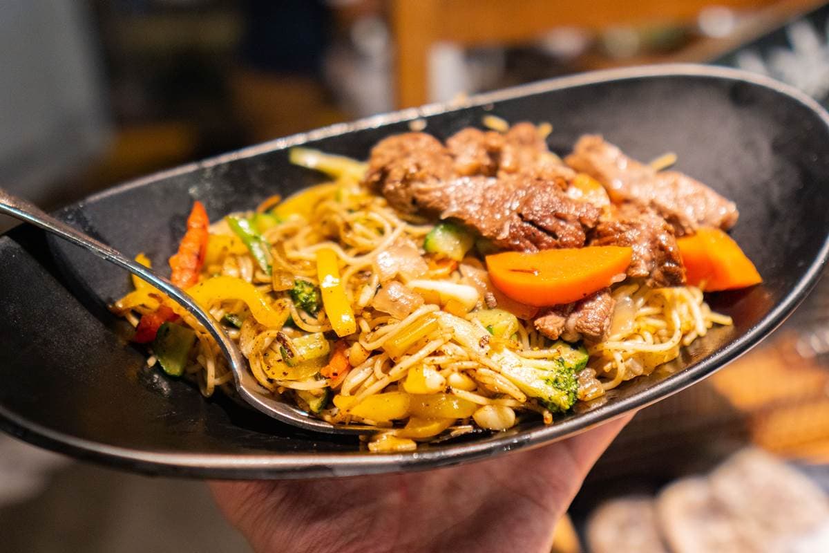 【食尚首播】1肉2吃好方便!波波大叔教你用少見「牛肋骨」做香氣逼人炒麵 【食尚首播】1肉2吃好方便!波波大叔教你用少見「牛肋骨」做香氣逼人炒麵