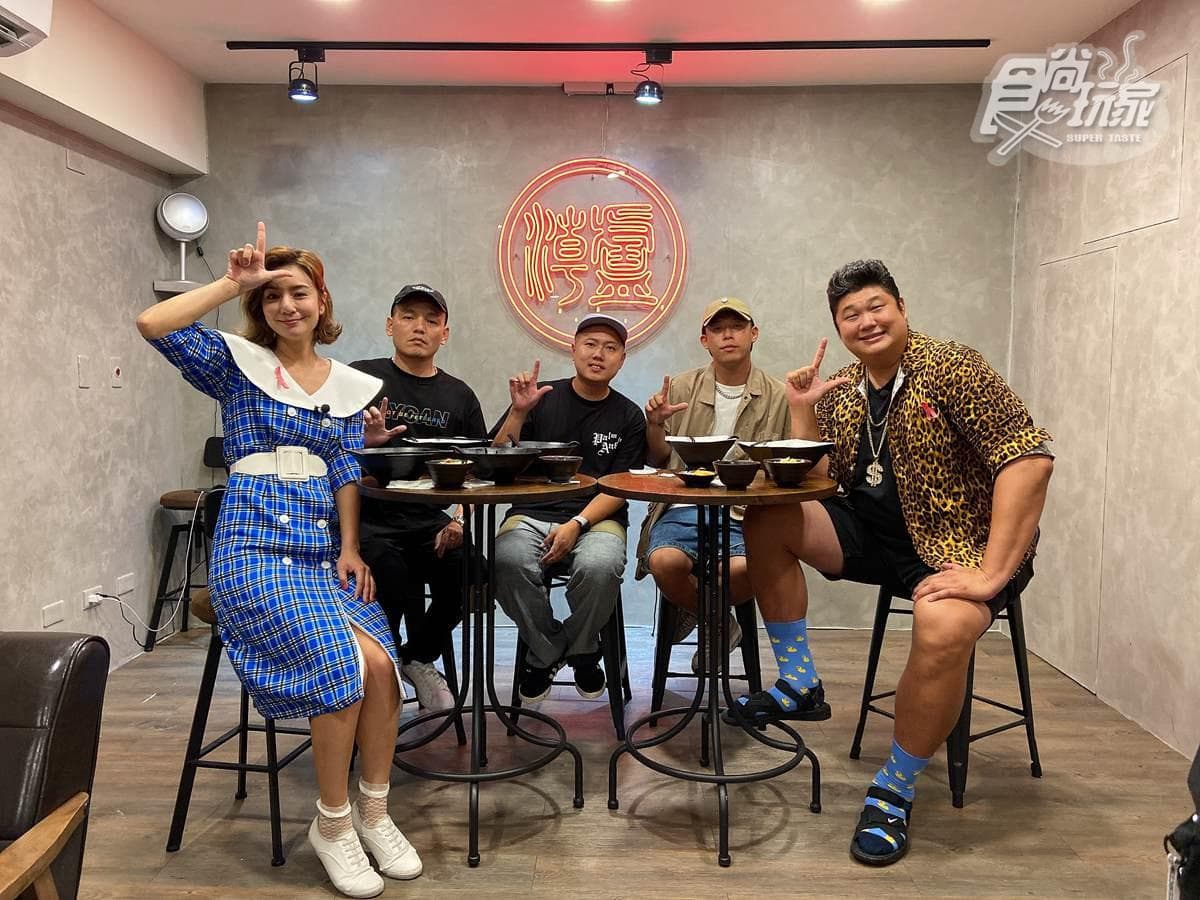 《食尚》台中Local美食之旅!玖壹壹當地頭舌,莎莎開高衩露大腿迎天團 《食尚》台中Local美食之旅!玖壹壹當地頭舌,莎莎開高衩露大腿迎天團