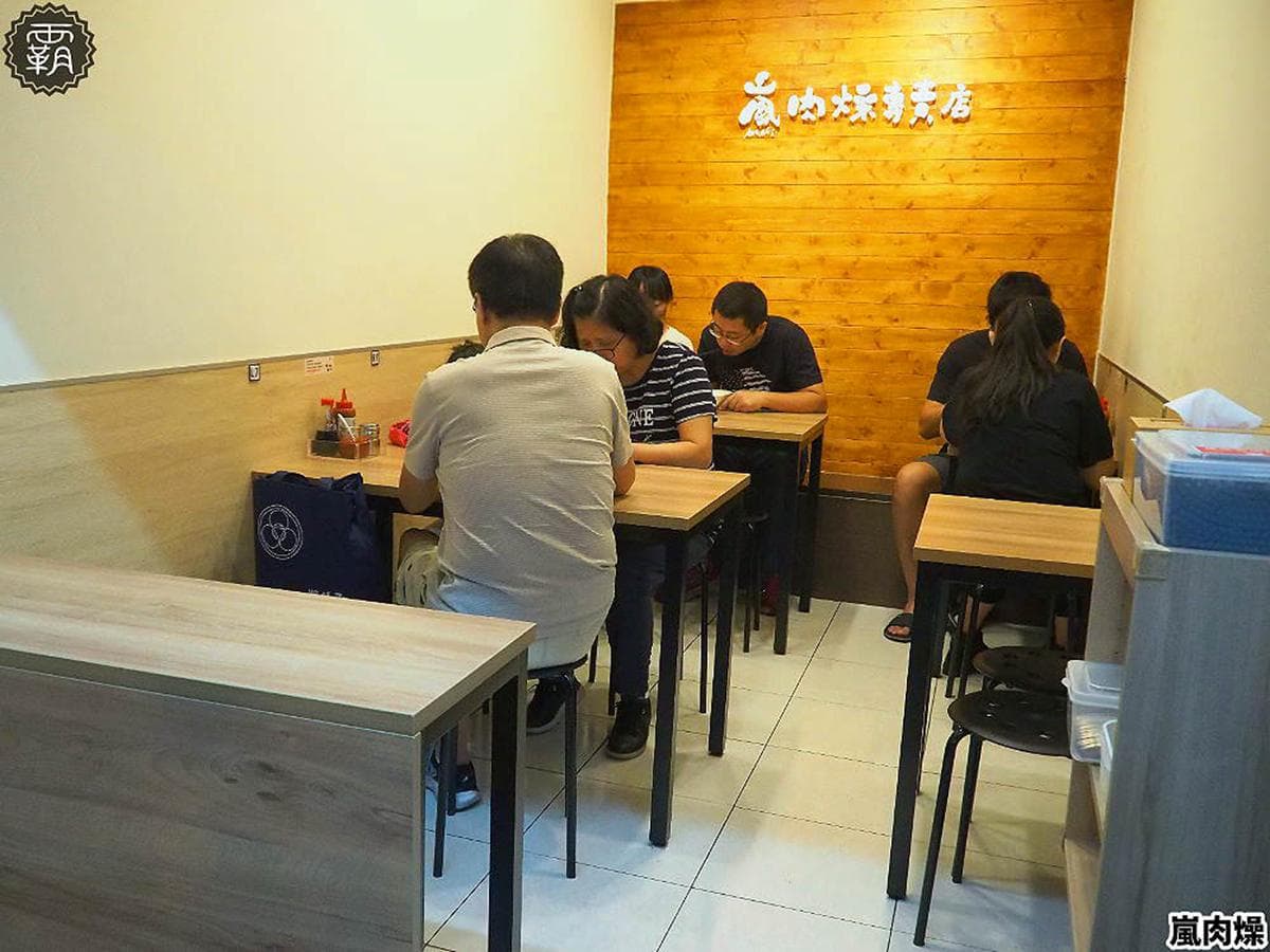 台中第二市場必吃美食!獨門肉燥熬煮過程不加一滴水,再搭手工豬肉丸香氣超迷人 台中第二市場必吃美食!獨門肉燥熬煮過程不加一滴水,再搭手工豬肉丸香氣超迷人
