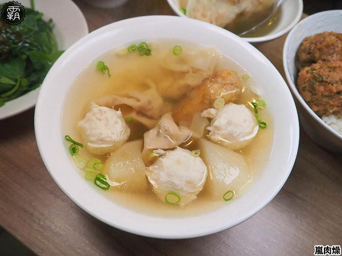 台中第二市場必吃美食!獨門肉燥熬煮過程不加一滴水,再搭手工豬肉丸香氣超迷人 台中第二市場必吃美食!獨門肉燥熬煮過程不加一滴水,再搭手工豬肉丸香氣超迷人
