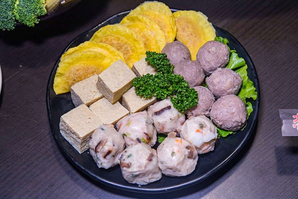 台北汕頭火鍋衝這家!獨門沙茶湯頭別處嘗不到,老饕吃法朝天椒滷肉飯也必試 台北汕頭火鍋衝這家!獨門沙茶湯頭別處嘗不到,老饕吃法朝天椒滷肉飯也必試