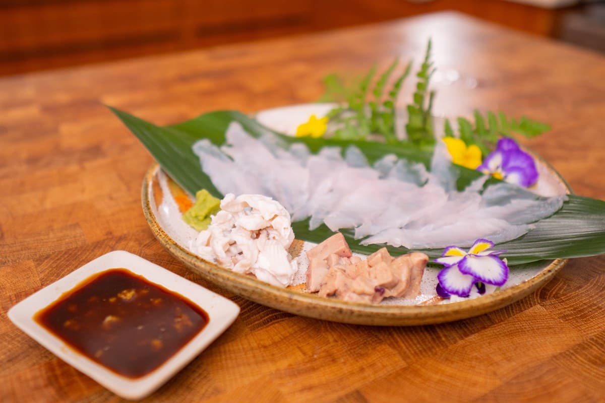 【食尚首播】用300元吃到1000元!波波大叔教你在家做「平民版河豚」生魚片 【食尚首播】用300元吃到1000元!波波大叔教你在家做「平民版河豚」生魚片