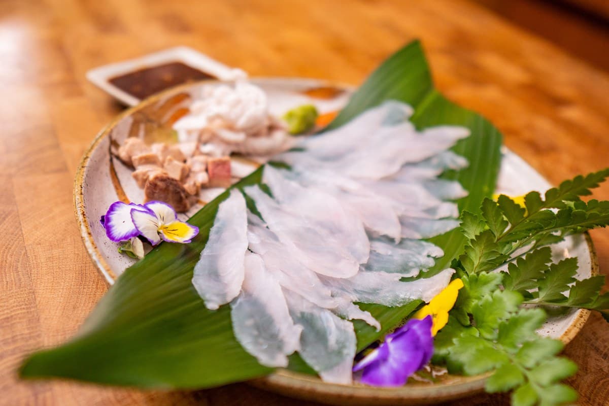 【食尚首播】用300元吃到1000元!波波大叔教你在家做「平民版河豚」生魚片 【食尚首播】用300元吃到1000元!波波大叔教你在家做「平民版河豚」生魚片