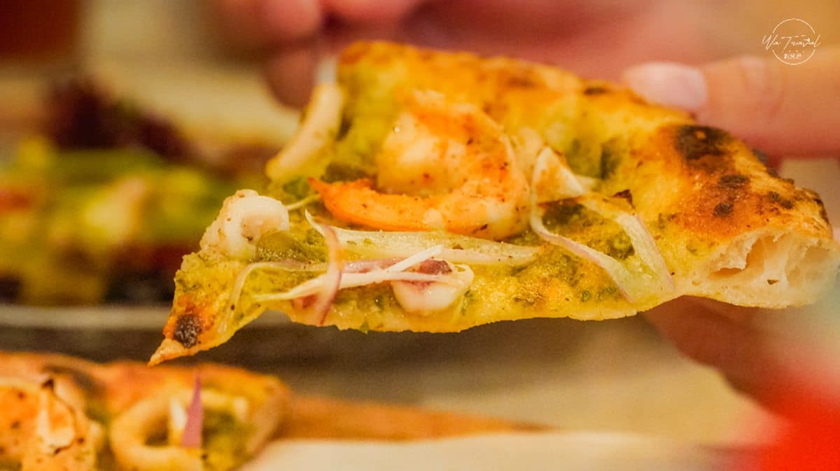 衝新北耶誕順路吃得獎Pizza!必點限量「海港」搭自製青醬,巧克力披薩會牽絲 衝新北耶誕順路吃得獎Pizza!必點限量「海港」搭自製青醬,巧克力披薩會牽絲