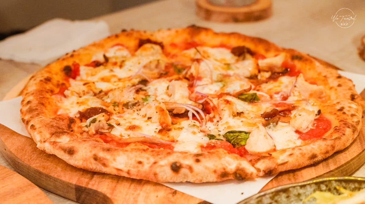 衝新北耶誕順路吃得獎Pizza!必點限量「海港」搭自製青醬,巧克力披薩會牽絲 衝新北耶誕順路吃得獎Pizza!必點限量「海港」搭自製青醬,巧克力披薩會牽絲