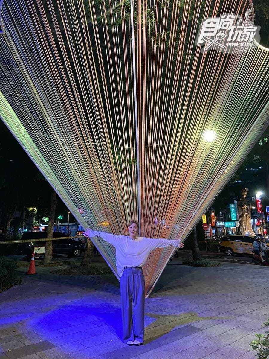 《食尚》帶路玩新北耶誕城!莎莎美拍歷年最華麗燈區,順路吃夜市澎派海鮮 《食尚》帶路玩新北耶誕城!莎莎美拍歷年最華麗燈區,順路吃夜市澎派海鮮