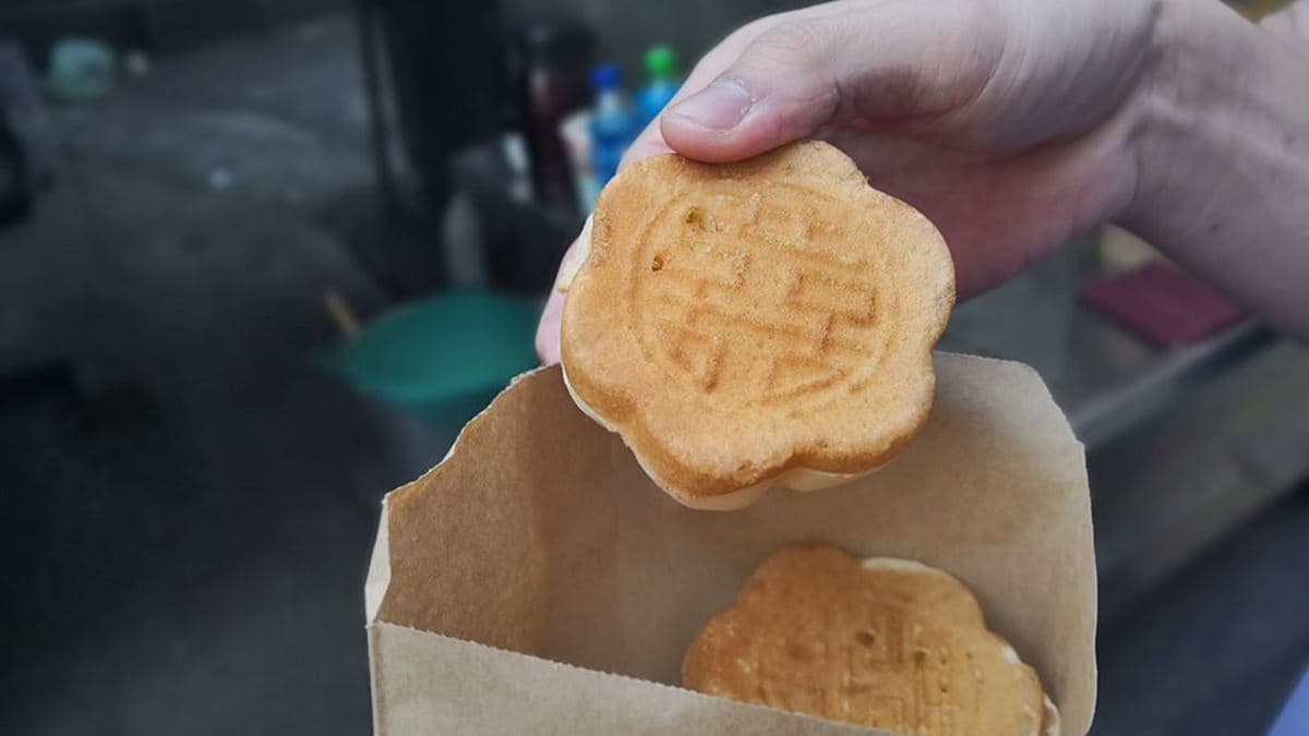 新竹人口袋名單!古早味雞蛋糕1個只要6元,超Q口感趁熱吃像麻糬 新竹人口袋名單!古早味雞蛋糕1個只要6元,超Q口感趁熱吃像麻糬