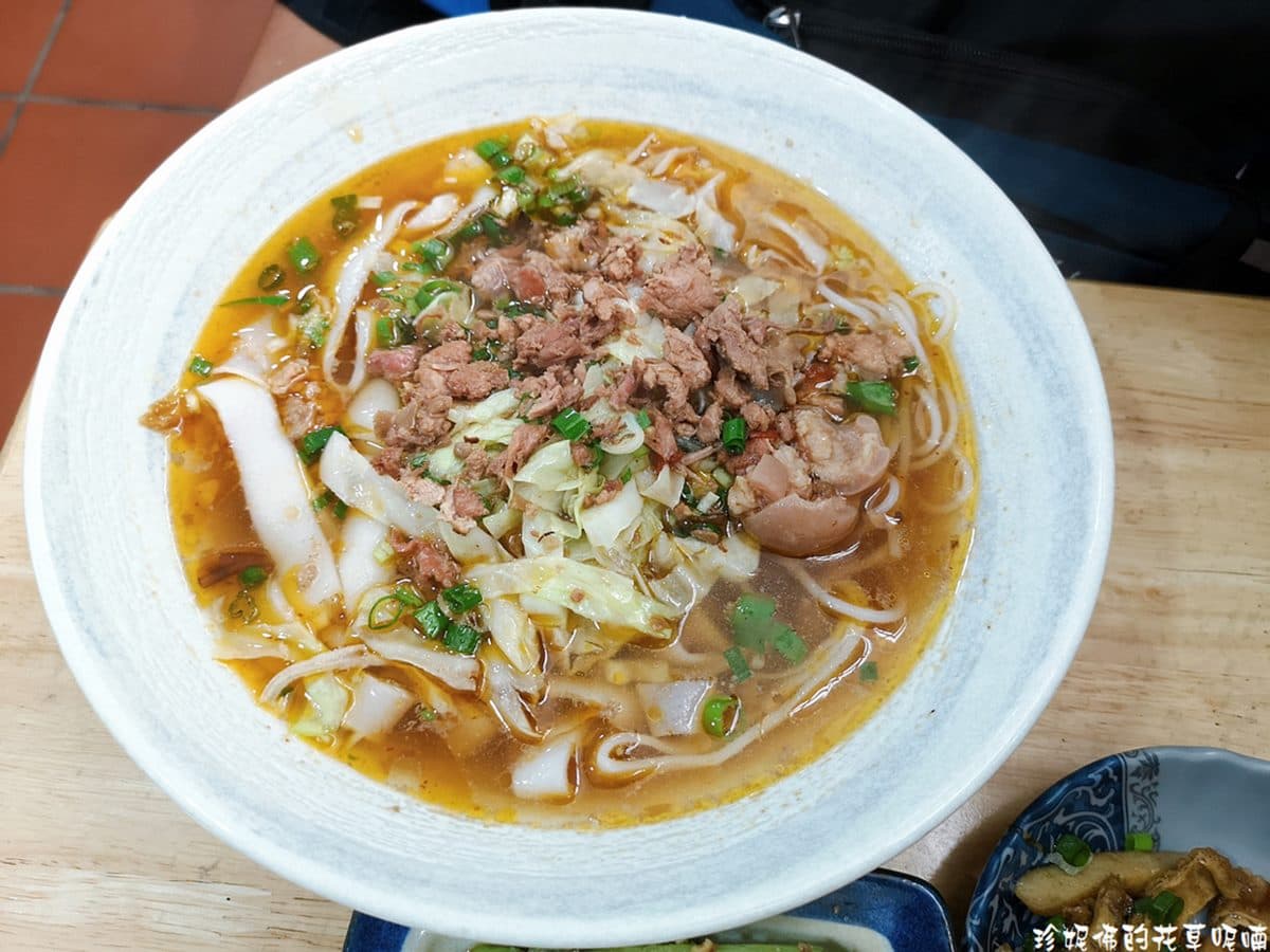 傳承三代!龍潭特製湯米干喝得到濃濃豬骨香,少見「碗豆粉」也必點 傳承三代!龍潭特製湯米干喝得到濃濃豬骨香,少見「碗豆粉」也必點