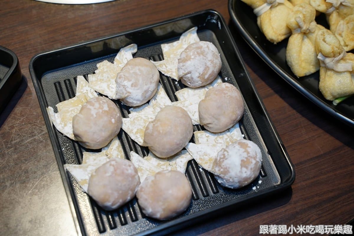 加購龍蝦只要399元!新竹蟹膏爆滿「雞煲蟹」湯頭超鮮甜,還能再涮比臉大A5和牛 加購龍蝦只要399元!新竹蟹膏爆滿「雞煲蟹」湯頭超鮮甜,還能再涮比臉大A5和牛