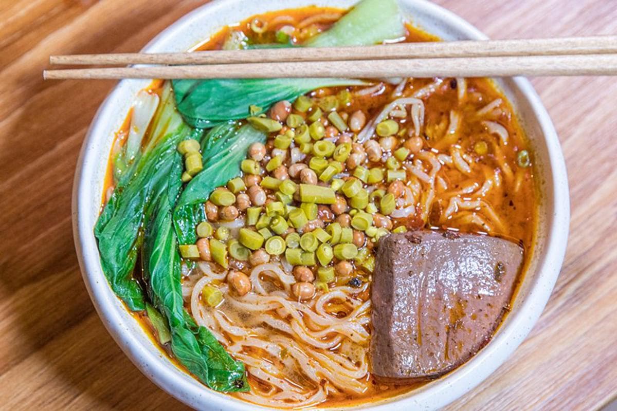 嗜辣者快筆記!台北正宗四川串串鍋牛油底料隨你加,必吃爽脆牛板筋、麻辣小龍蝦 嗜辣者快筆記!台北正宗四川串串鍋牛油底料隨你加,必吃爽脆牛板筋、麻辣小龍蝦