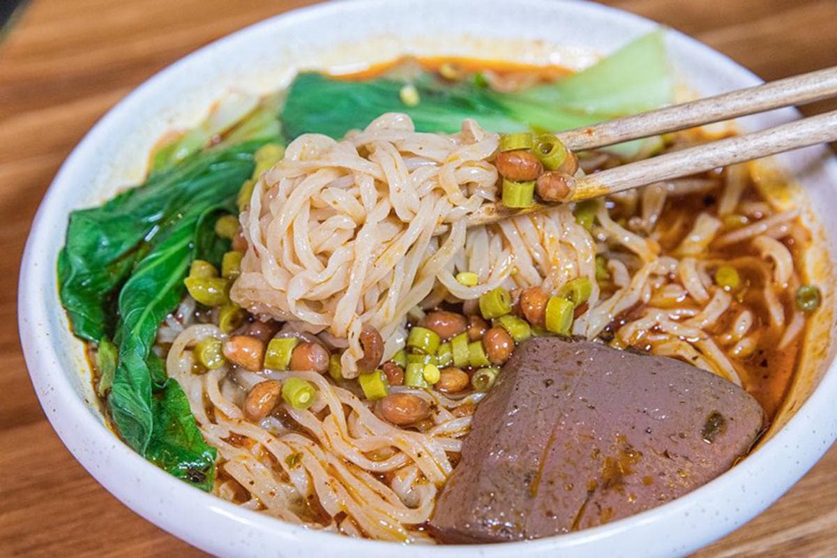 嗜辣者快筆記!台北正宗四川串串鍋牛油底料隨你加,必吃爽脆牛板筋、麻辣小龍蝦 嗜辣者快筆記!台北正宗四川串串鍋牛油底料隨你加,必吃爽脆牛板筋、麻辣小龍蝦
