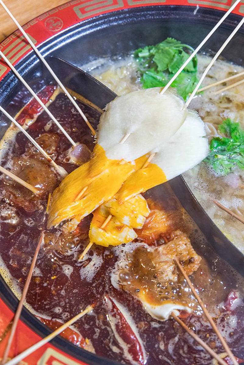 嗜辣者快筆記!台北正宗四川串串鍋牛油底料隨你加,必吃爽脆牛板筋、麻辣小龍蝦 嗜辣者快筆記!台北正宗四川串串鍋牛油底料隨你加,必吃爽脆牛板筋、麻辣小龍蝦