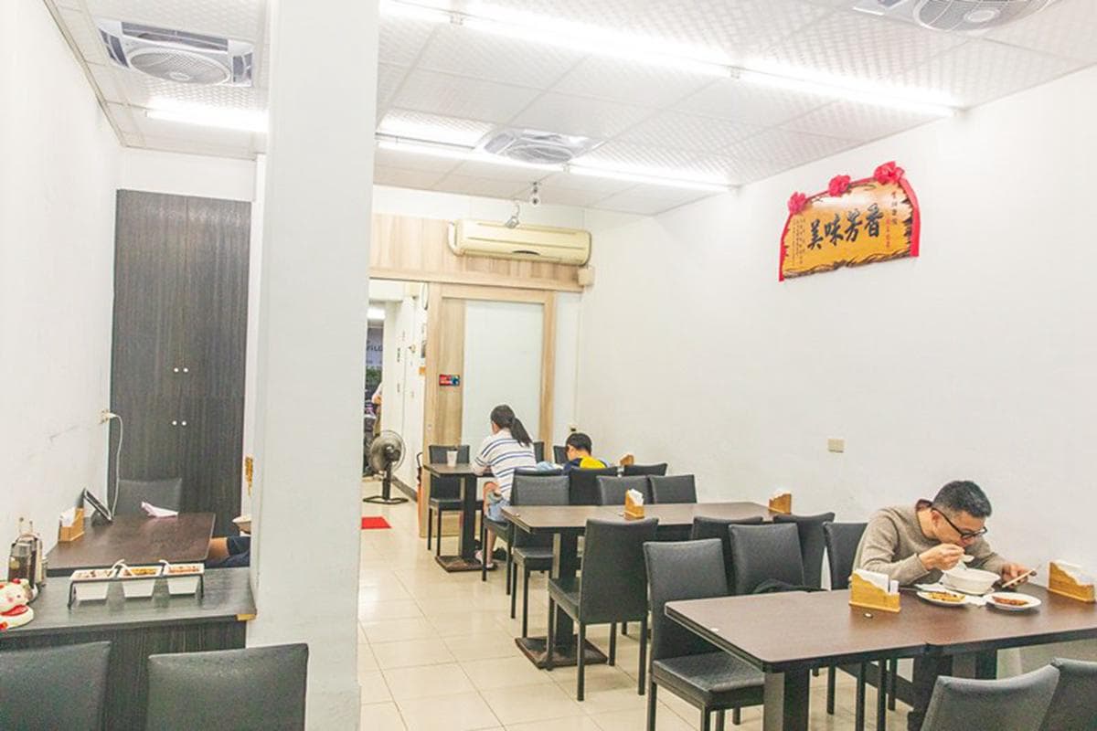 巷仔內的美味!板橋口碑麵店必吃銷魂獅子頭,香甜肉汁搭配清爽湯頭一喝停不下 巷仔內的美味!板橋口碑麵店必吃銷魂獅子頭,香甜肉汁搭配清爽湯頭一喝停不下