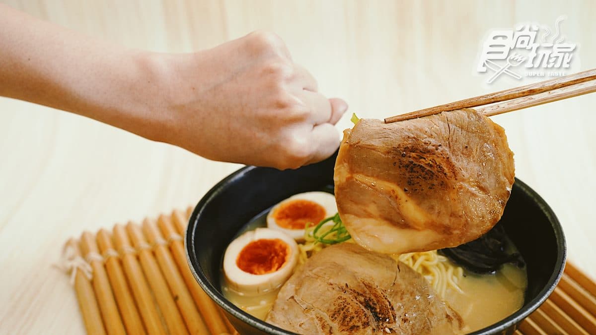 半夜不怕肚子餓!台中人氣深夜食堂「頑者拉麵」,出超狂「叉燒豬肋排拉麵」調理包 半夜不怕肚子餓!台中人氣深夜食堂「頑者拉麵」,出超狂「叉燒豬肋排拉麵」調理包