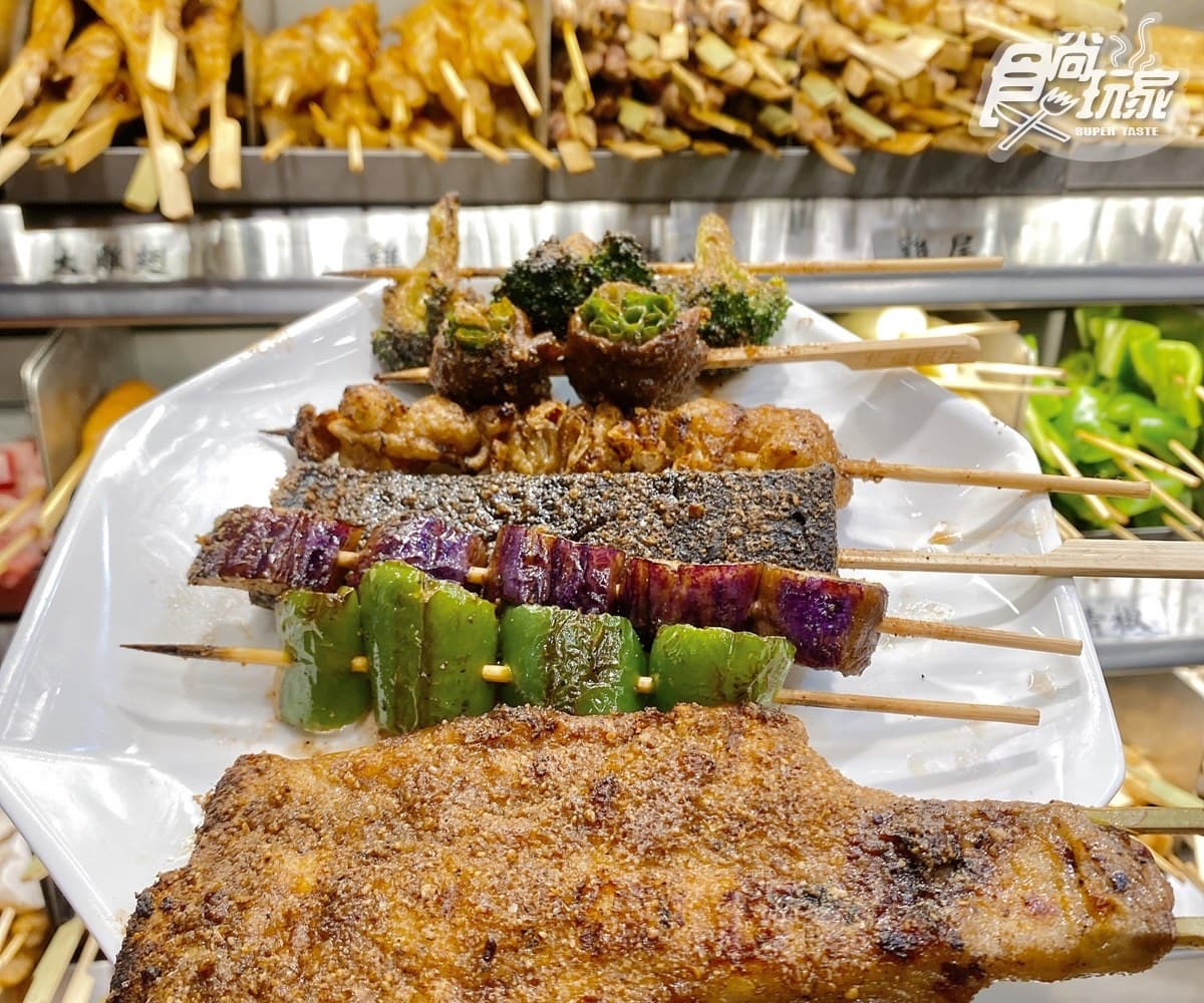 CP值破表串燒!「焦糖楓」士林開分店,獨特撒粉一串只要15元起 CP值破表串燒!「焦糖楓」士林開分店,獨特撒粉一串只要15元起
