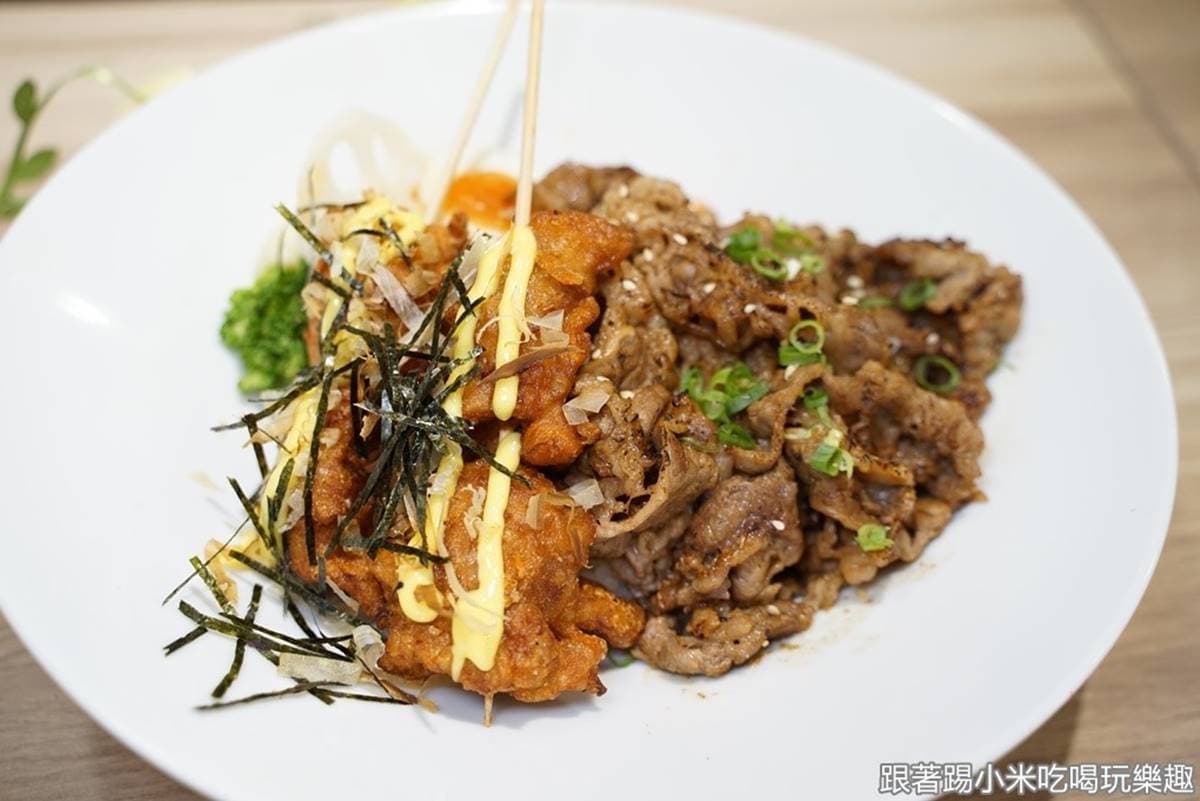 【新開店】全台唯一!新竹邪惡系丼飯用鍋鏟裝肉,4種肉品、8道小菜讓你吃到翻 【新開店】全台唯一!新竹邪惡系丼飯用鍋鏟裝肉,4種肉品、8道小菜讓你吃到翻