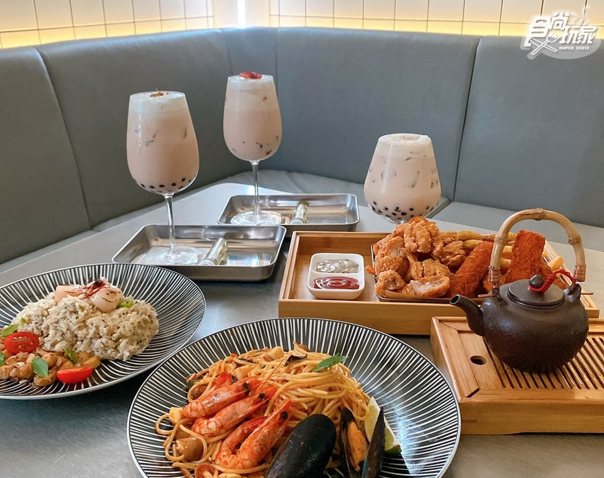 到「診所」吃飯!櫃台變掛號台、手術燈搬上餐桌,必點炸物拼盤、玫瑰奶茶 到「診所」吃飯!櫃台變掛號台、手術燈搬上餐桌,必點炸物拼盤、玫瑰奶茶