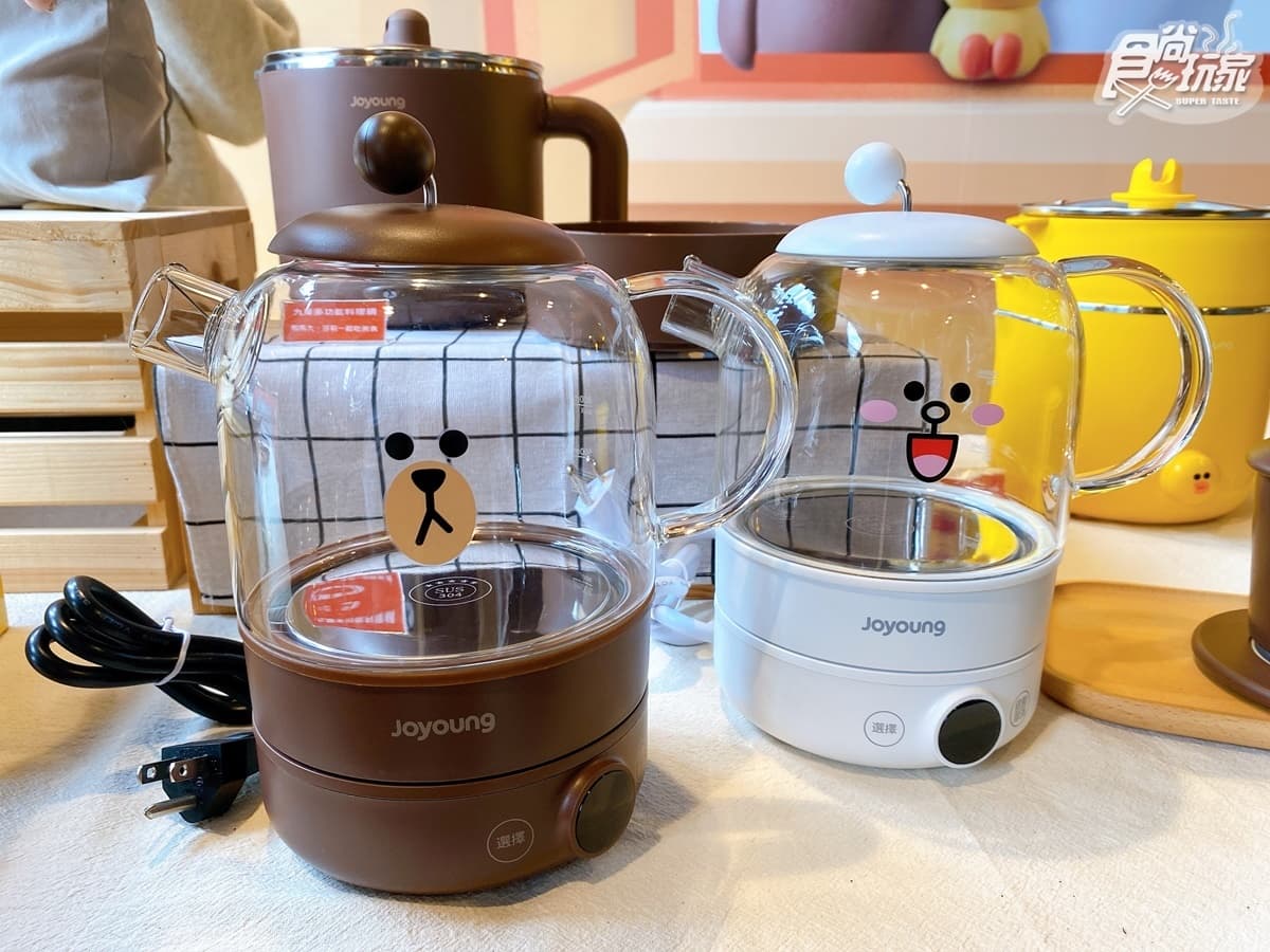 熊大、兔兔化身家電!全聯「LINE FRIENDS」5款廚電必收,鍋蓋手機架超實用 熊大、兔兔化身家電!全聯「LINE FRIENDS」5款廚電必收,鍋蓋手機架超實用