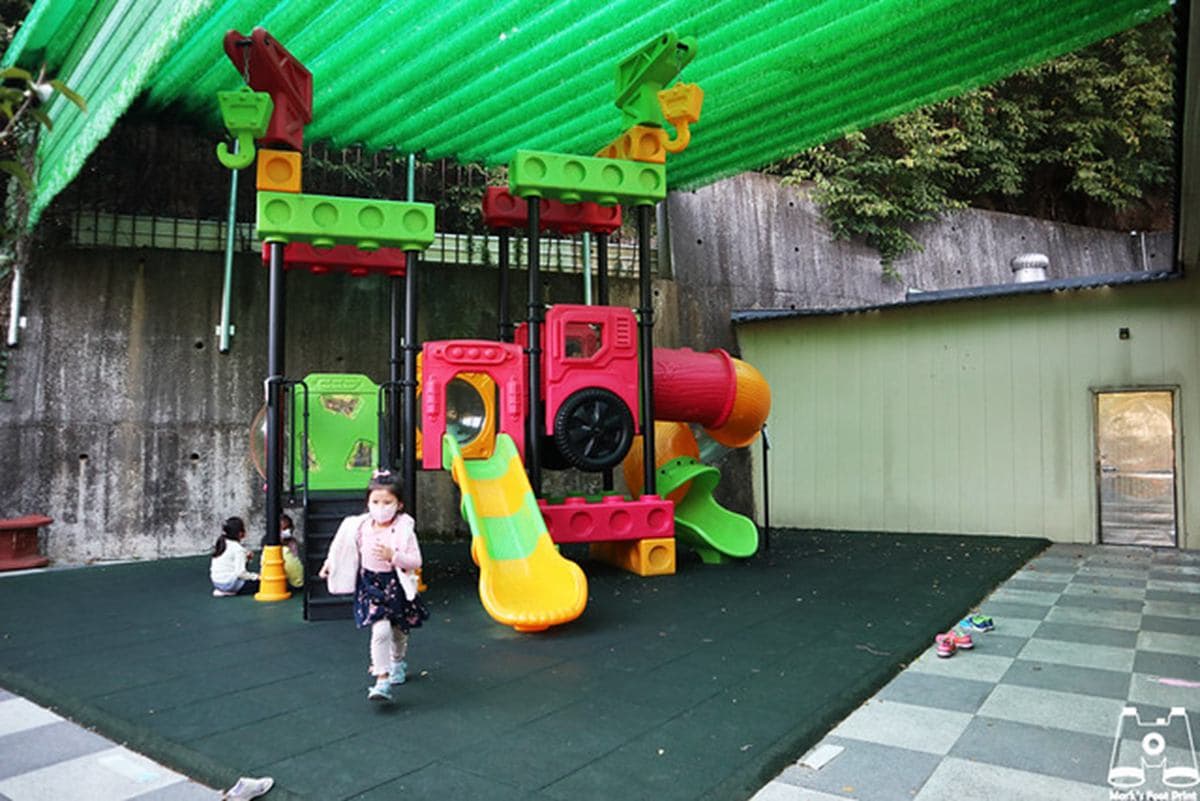 親子必遊!近距離「摸萌牛、餵牧草」,還能逛小超市、坐小火車小孩嗨翻 親子必遊!近距離「摸萌牛、餵牧草」,還能逛小超市、坐小火車小孩嗨翻