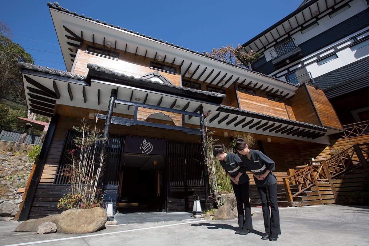 直接用「行李箱」做福袋!中友百貨1/14開賣「卡娜赫拉的小動物福袋」,光箱子就回本了 直接用「行李箱」做福袋!中友百貨1/14開賣「卡娜赫拉的小動物福袋」,光箱子就回本了